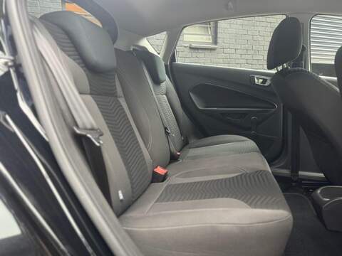 FORD FIESTA FIESTA 1.6L ZETEC 5d AUTO 104 BHP SERVICE HISTORY - 12 MONTHS MOT - U892