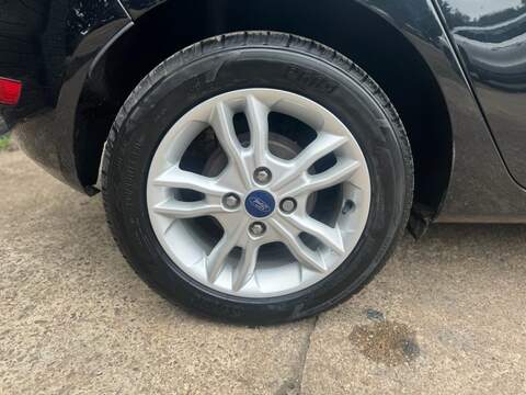 FORD FIESTA FIESTA 1.6L ZETEC 5d AUTO 104 BHP SERVICE HISTORY - 12 MONTHS MOT - U892