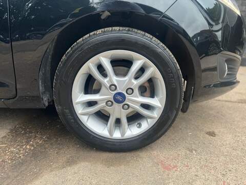 FORD FIESTA FIESTA 1.6L ZETEC 5d AUTO 104 BHP SERVICE HISTORY - 12 MONTHS MOT - U892