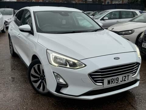 FORD FOCUS FOCUS 1.0T EcoBoost Zetec Hatchback 5dr Petrol Auto Euro 6 (s/s) (125 ps) FULL SERVICE HISTORY - 12 - U897