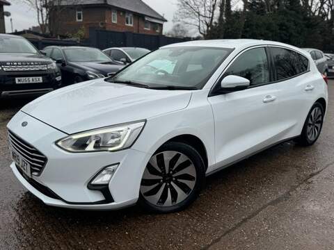 FORD FOCUS FOCUS 1.0T EcoBoost Zetec Hatchback 5dr Petrol Auto Euro 6 (s/s) (125 ps) FULL SERVICE HISTORY - 12 - U897