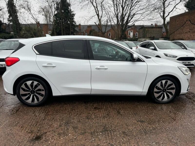 FORD FOCUS FOCUS 1.0T EcoBoost Zetec Hatchback 5dr Petrol Auto Euro 6 (s/s) (125 ps) FULL SERVICE HISTORY - 12 - U897