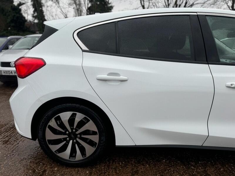 FORD FOCUS FOCUS 1.0T EcoBoost Zetec Hatchback 5dr Petrol Auto Euro 6 (s/s) (125 ps) FULL SERVICE HISTORY - 12 - U897