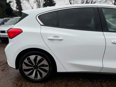 FORD FOCUS FOCUS 1.0T EcoBoost Zetec Hatchback 5dr Petrol Auto Euro 6 (s/s) (125 ps) FULL SERVICE HISTORY - 12 - U897