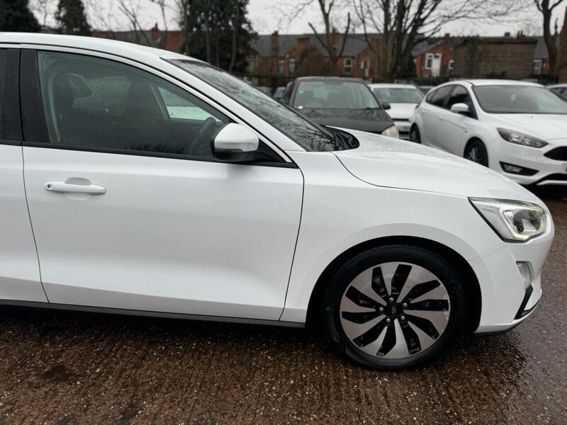 FORD FOCUS FOCUS 1.0T EcoBoost Zetec Hatchback 5dr Petrol Auto Euro 6 (s/s) (125 ps) FULL SERVICE HISTORY - 12 - U897