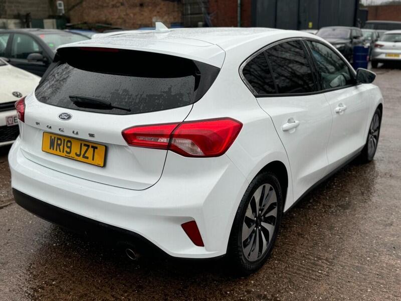 FORD FOCUS FOCUS 1.0T EcoBoost Zetec Hatchback 5dr Petrol Auto Euro 6 (s/s) (125 ps) FULL SERVICE HISTORY - 12 - U897
