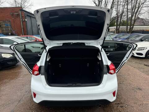 FORD FOCUS FOCUS 1.0T EcoBoost Zetec Hatchback 5dr Petrol Auto Euro 6 (s/s) (125 ps) FULL SERVICE HISTORY - 12 - U897
