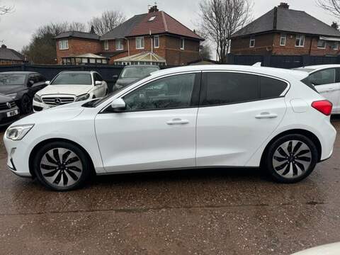 FORD FOCUS FOCUS 1.0T EcoBoost Zetec Hatchback 5dr Petrol Auto Euro 6 (s/s) (125 ps) FULL SERVICE HISTORY - 12 - U897