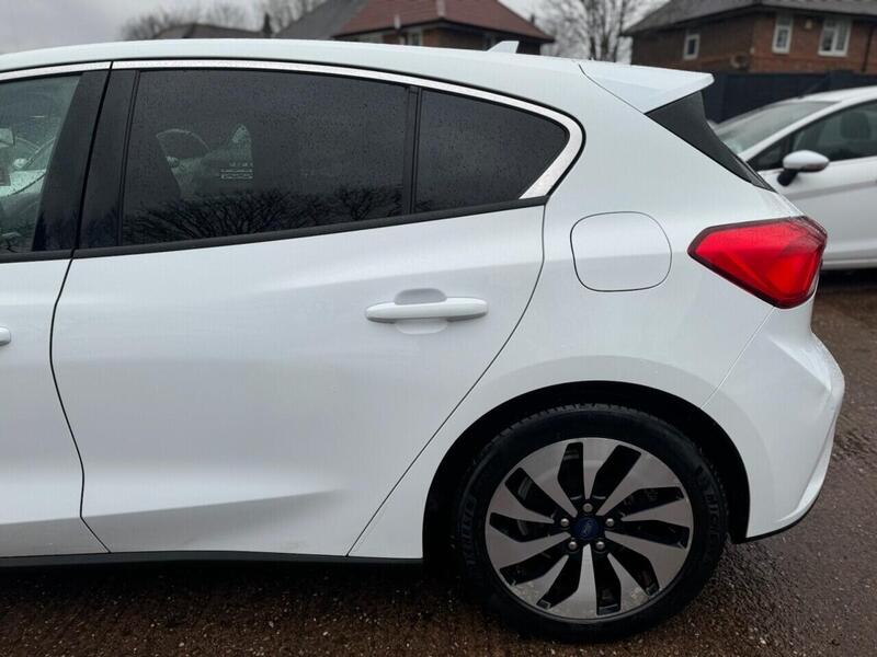 FORD FOCUS FOCUS 1.0T EcoBoost Zetec Hatchback 5dr Petrol Auto Euro 6 (s/s) (125 ps) FULL SERVICE HISTORY - 12 - U897