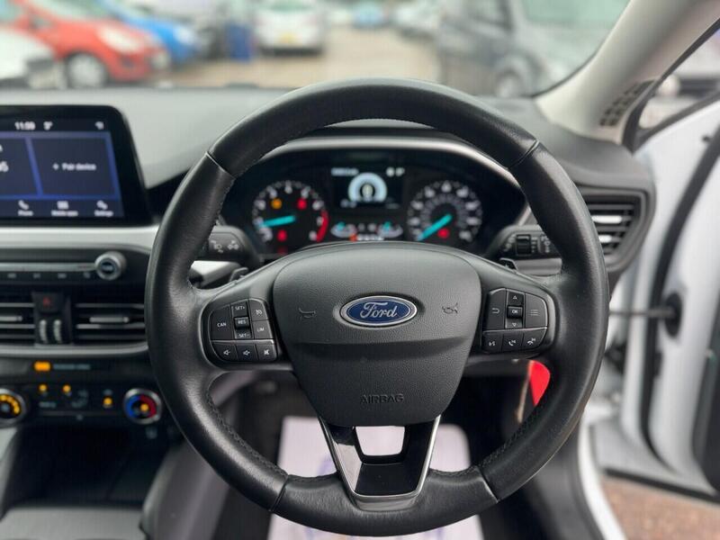 FORD FOCUS FOCUS 1.0T EcoBoost Zetec Hatchback 5dr Petrol Auto Euro 6 (s/s) (125 ps) FULL SERVICE HISTORY - 12 - U897