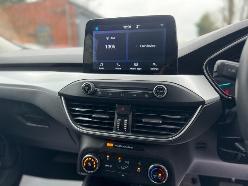 FORD FOCUS FOCUS 1.0T EcoBoost Zetec Hatchback 5dr Petrol Auto Euro 6 (s/s) (125 ps) FULL SERVICE HISTORY - 12 - U897