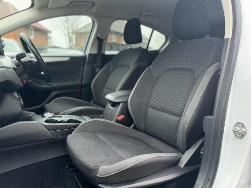 FORD FOCUS FOCUS 1.0T EcoBoost Zetec Hatchback 5dr Petrol Auto Euro 6 (s/s) (125 ps) FULL SERVICE HISTORY - 12 - U897