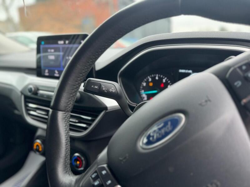 FORD FOCUS FOCUS 1.0T EcoBoost Zetec Hatchback 5dr Petrol Auto Euro 6 (s/s) (125 ps) FULL SERVICE HISTORY - 12 - U897