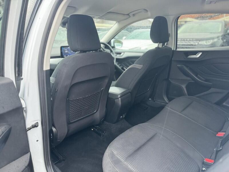 FORD FOCUS FOCUS 1.0T EcoBoost Zetec Hatchback 5dr Petrol Auto Euro 6 (s/s) (125 ps) FULL SERVICE HISTORY - 12 - U897