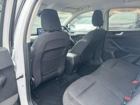 FORD FOCUS FOCUS 1.0T EcoBoost Zetec Hatchback 5dr Petrol Auto Euro 6 (s/s) (125 ps) FULL SERVICE HISTORY - 12 - U897