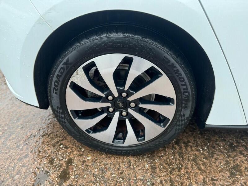 FORD FOCUS FOCUS 1.0T EcoBoost Zetec Hatchback 5dr Petrol Auto Euro 6 (s/s) (125 ps) FULL SERVICE HISTORY - 12 - U897