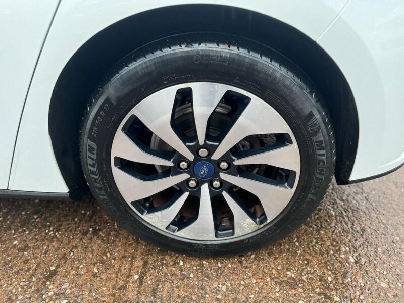 FORD FOCUS FOCUS 1.0T EcoBoost Zetec Hatchback 5dr Petrol Auto Euro 6 (s/s) (125 ps) FULL SERVICE HISTORY - 12 - U897