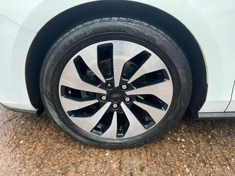 FORD FOCUS FOCUS 1.0T EcoBoost Zetec Hatchback 5dr Petrol Auto Euro 6 (s/s) (125 ps) FULL SERVICE HISTORY - 12 - U897