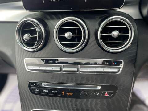 MERCEDES-BENZ GLC GLC 2.0 GLC250 AMG Night Edition (Premium Plus) SUV 5dr Petrol G-Tronic+ 4MATIC Euro 6 (s/s) (211 - U902