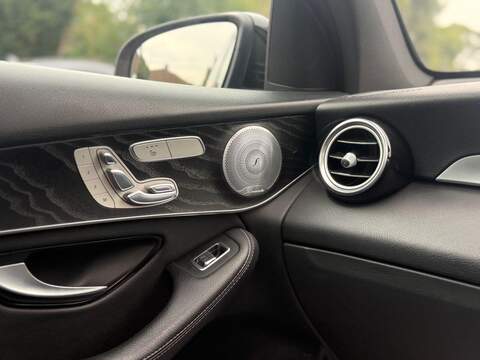 MERCEDES-BENZ GLC GLC 2.0 GLC250 AMG Night Edition (Premium Plus) SUV 5dr Petrol G-Tronic+ 4MATIC Euro 6 (s/s) (211 - U902