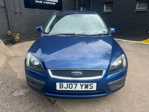 FORD FOCUS FOCUS 1.6L ZETEC CLIMATE 16V 5d AUTO 101 BHP FULL SERVICE HISTORY - 12 MONTH MOT - U916