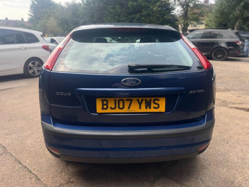 FORD FOCUS FOCUS 1.6L ZETEC CLIMATE 16V 5d AUTO 101 BHP FULL SERVICE HISTORY - 12 MONTH MOT - U916