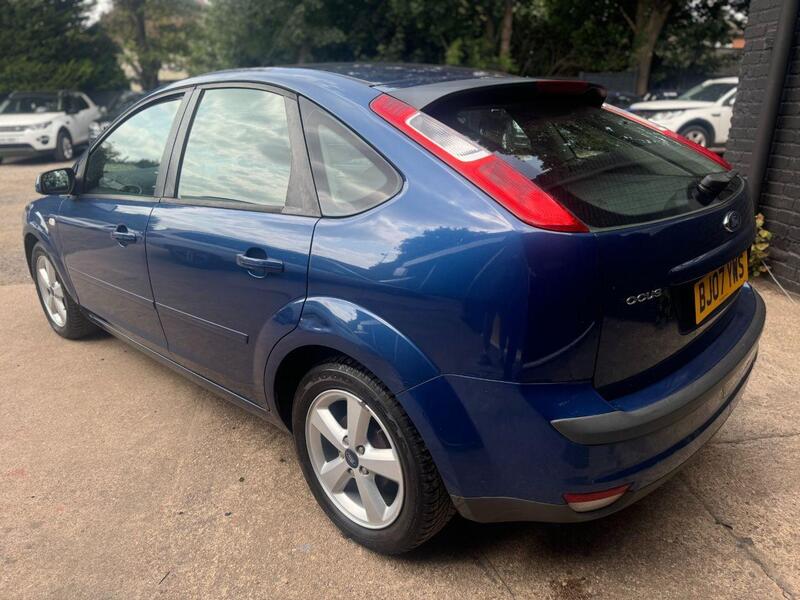 FORD FOCUS FOCUS 1.6L ZETEC CLIMATE 16V 5d AUTO 101 BHP FULL SERVICE HISTORY - 12 MONTH MOT - U916