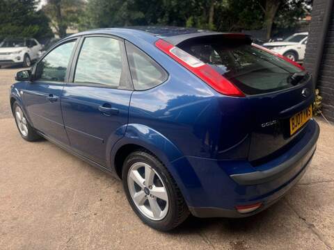 FORD FOCUS FOCUS 1.6L ZETEC CLIMATE 16V 5d AUTO 101 BHP FULL SERVICE HISTORY - 12 MONTH MOT - U916