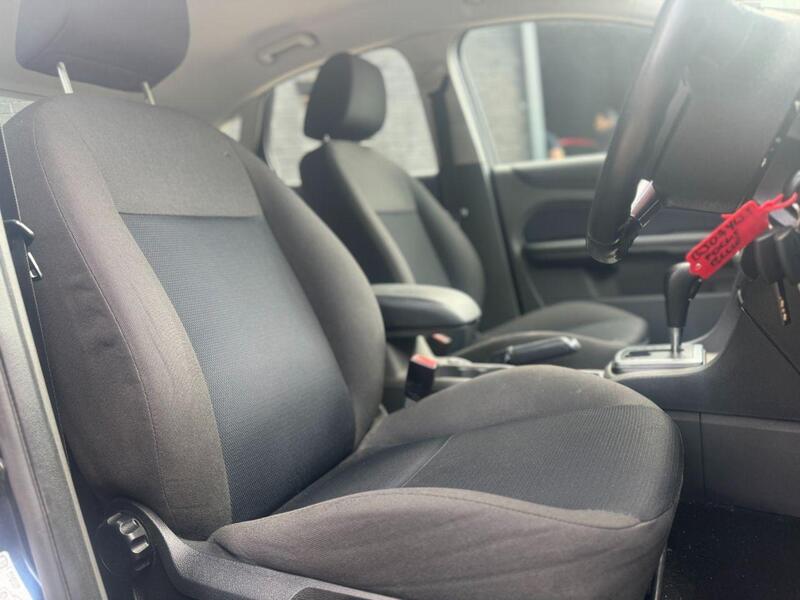 FORD FOCUS FOCUS 1.6L ZETEC CLIMATE 16V 5d AUTO 101 BHP FULL SERVICE HISTORY - 12 MONTH MOT - U916