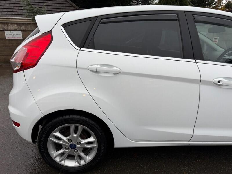 FORD FIESTA FIESTA 1.0T EcoBoost Zetec Hatchback 5dr Petrol Powershift Euro 5 (100 ps) FULL SERVICE HISTORY - 12 - U947