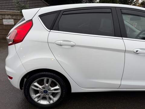 FORD FIESTA FIESTA 1.0T EcoBoost Zetec Hatchback 5dr Petrol Powershift Euro 5 (100 ps) FULL SERVICE HISTORY - 12 - U947