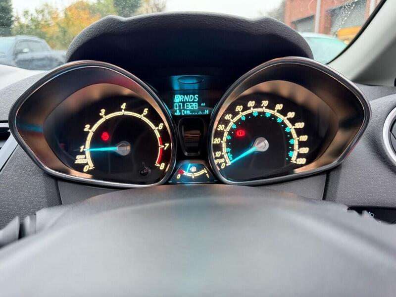FORD FIESTA FIESTA 1.0T EcoBoost Zetec Hatchback 5dr Petrol Powershift Euro 5 (100 ps) FULL SERVICE HISTORY - 12 - U947