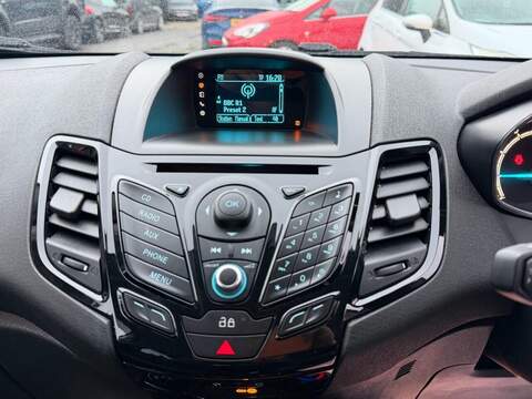 FORD FIESTA FIESTA 1.0T EcoBoost Zetec Hatchback 5dr Petrol Powershift Euro 5 (100 ps) FULL SERVICE HISTORY - 12 - U947