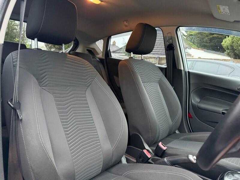FORD FIESTA FIESTA 1.0T EcoBoost Zetec Hatchback 5dr Petrol Powershift Euro 5 (100 ps) FULL SERVICE HISTORY - 12 - U947