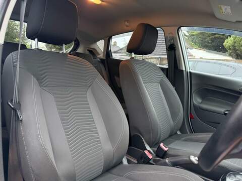 FORD FIESTA FIESTA 1.0T EcoBoost Zetec Hatchback 5dr Petrol Powershift Euro 5 (100 ps) FULL SERVICE HISTORY - 12 - U947