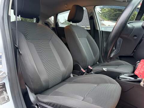 FORD FIESTA FIESTA 1.0T EcoBoost Zetec Hatchback 5dr Petrol Powershift Euro 5 (100 ps) FULL SERVICE HISTORY - 12 - U947