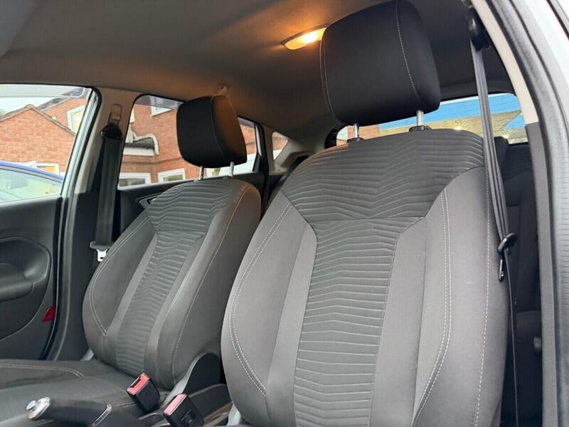 FORD FIESTA FIESTA 1.0T EcoBoost Zetec Hatchback 5dr Petrol Powershift Euro 5 (100 ps) FULL SERVICE HISTORY - 12 - U947