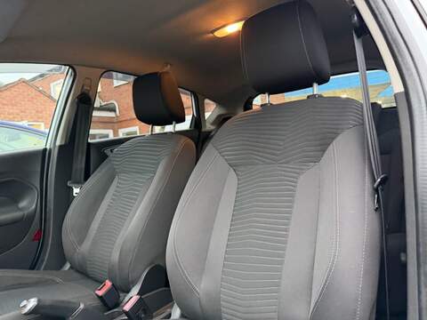 FORD FIESTA FIESTA 1.0T EcoBoost Zetec Hatchback 5dr Petrol Powershift Euro 5 (100 ps) FULL SERVICE HISTORY - 12 - U947