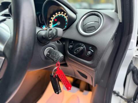 FORD FIESTA FIESTA 1.0T EcoBoost Zetec Hatchback 5dr Petrol Powershift Euro 5 (100 ps) FULL SERVICE HISTORY - 12 - U947