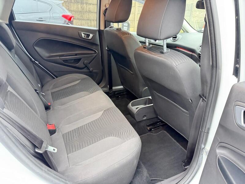 FORD FIESTA FIESTA 1.0T EcoBoost Zetec Hatchback 5dr Petrol Powershift Euro 5 (100 ps) FULL SERVICE HISTORY - 12 - U947