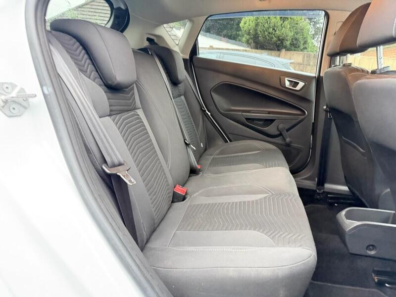 FORD FIESTA FIESTA 1.0T EcoBoost Zetec Hatchback 5dr Petrol Powershift Euro 5 (100 ps) FULL SERVICE HISTORY - 12 - U947