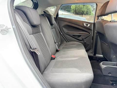 FORD FIESTA FIESTA 1.0T EcoBoost Zetec Hatchback 5dr Petrol Powershift Euro 5 (100 ps) FULL SERVICE HISTORY - 12 - U947