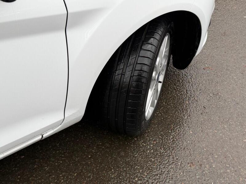 FORD FIESTA FIESTA 1.0T EcoBoost Zetec Hatchback 5dr Petrol Powershift Euro 5 (100 ps) FULL SERVICE HISTORY - 12 - U947