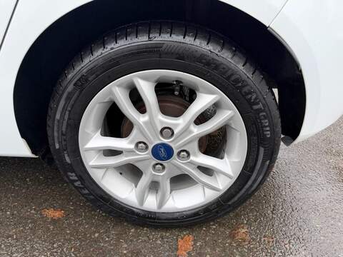 FORD FIESTA FIESTA 1.0T EcoBoost Zetec Hatchback 5dr Petrol Powershift Euro 5 (100 ps) FULL SERVICE HISTORY - 12 - U947