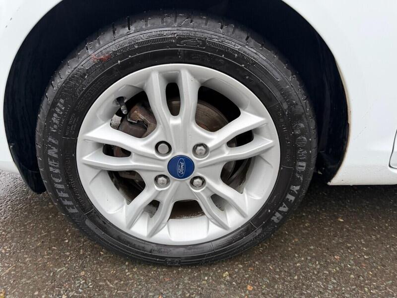 FORD FIESTA FIESTA 1.0T EcoBoost Zetec Hatchback 5dr Petrol Powershift Euro 5 (100 ps) FULL SERVICE HISTORY - 12 - U947