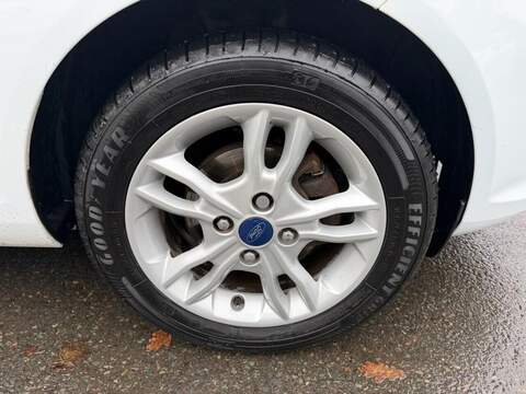 FORD FIESTA FIESTA 1.0T EcoBoost Zetec Hatchback 5dr Petrol Powershift Euro 5 (100 ps) FULL SERVICE HISTORY - 12 - U947