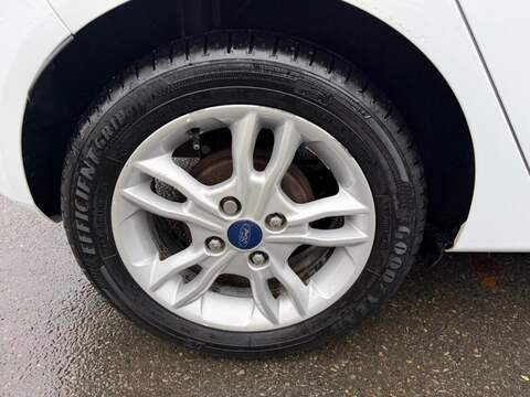 FORD FIESTA FIESTA 1.0T EcoBoost Zetec Hatchback 5dr Petrol Powershift Euro 5 (100 ps) FULL SERVICE HISTORY - 12 - U947