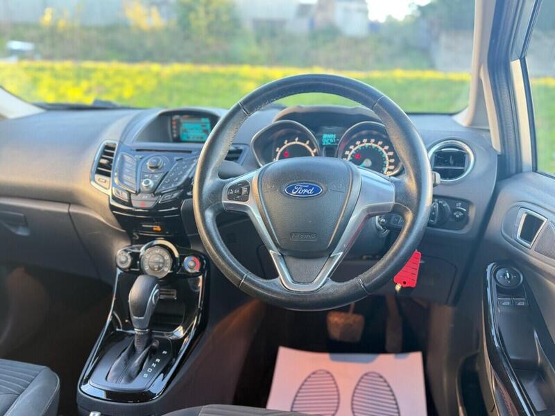 FORD FIESTA FIESTA 1.0T EcoBoost Zetec Hatchback 5dr Petrol Powershift Euro 5 (100 ps) FULL SERVICE HISTORY - 12 - U967