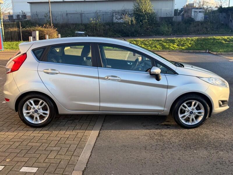 FORD FIESTA FIESTA 1.0T EcoBoost Zetec Hatchback 5dr Petrol Powershift Euro 5 (100 ps) FULL SERVICE HISTORY - 12 - U967