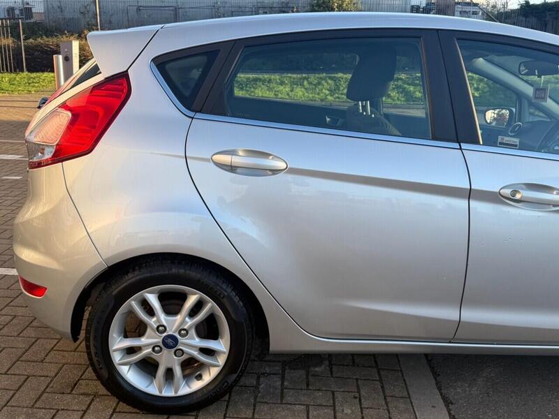 FORD FIESTA FIESTA 1.0T EcoBoost Zetec Hatchback 5dr Petrol Powershift Euro 5 (100 ps) FULL SERVICE HISTORY - 12 - U967